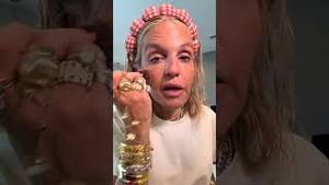 Video post by @shop.with.caroline on YouTube