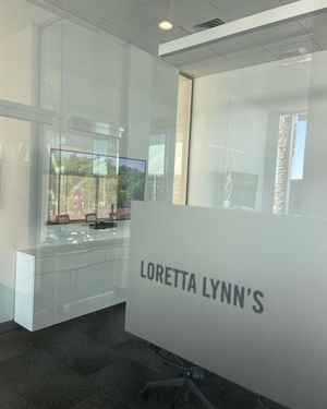 Image post by @lorettalynnmx on Instagram