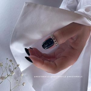 Image post by @nestanails on Instagram