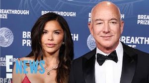 Video post by @enews on YouTube