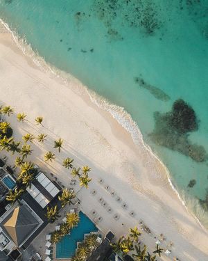 Image post by @lxrhotels on Instagram