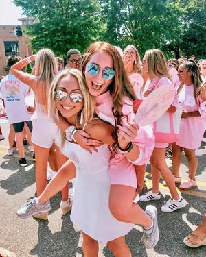 Image post by @uagammaphi on Instagram