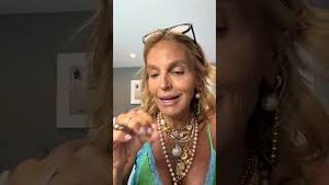 Video post by @shop.with.caroline on YouTube
