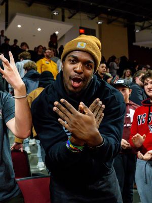 Image post by @elonphoenix on Instagram