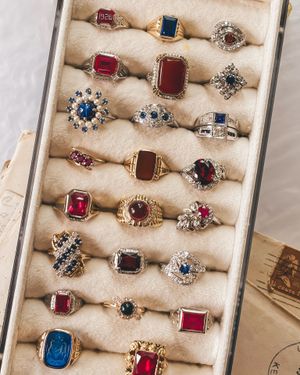 Image post by @maejeanvintage on Instagram