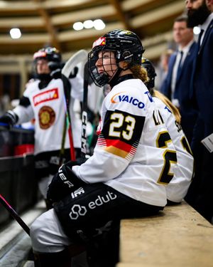 Image post by @iihfwomen on Instagram