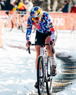 Image post by @wmncycling on Instagram