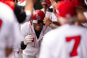 Image post by @LouisvilleBats on Twitter