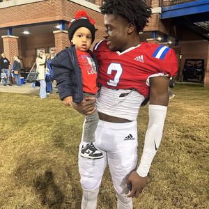 Image post by @uwgwolvesfb on Instagram