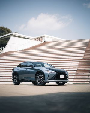 Image post by @discoverlexus on Instagram