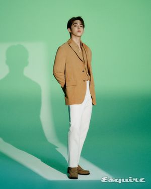 Image post by @esquire.korea on Instagram