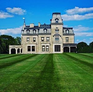 Image post by @newport.mansions on Instagram