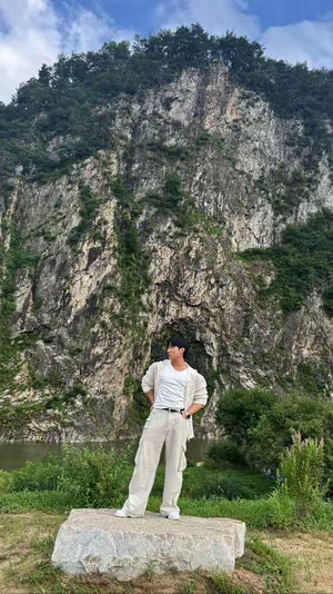 Image post by @livehooni on TikTok