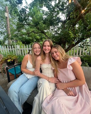 Image post by @elysaripley on Instagram
