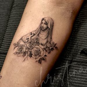 Image post by @christina.lineartattoo on Instagram