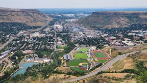 Image post by @MinesSoftball on Twitter