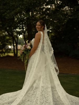 Image post by @vowdweddings on Instagram