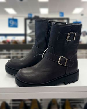 Image post by @rossdressforless on Instagram