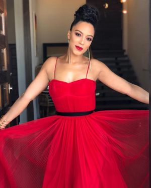 Image post by @angelarye on Instagram