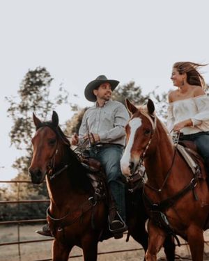 Image post by @cowgirlmagazine on Instagram
