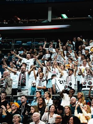 Image post by @londonlions on Instagram