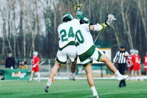Image post by @sienalacrosse on Instagram