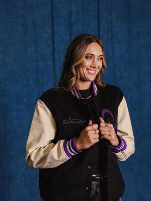 Image post by @auproshop on Instagram