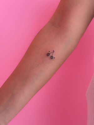 Image post by @jennifer.tinytattoo on Instagram