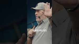 Video post by @tonyrobbinslive on YouTube