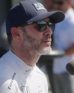 Image post by @CarvanaRacing on Facebook