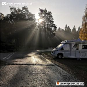 Image post by @candmclub on Instagram