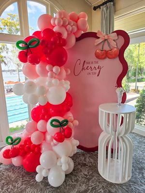 Image post by @Heather's Balloon Boutique & Decor on Facebook