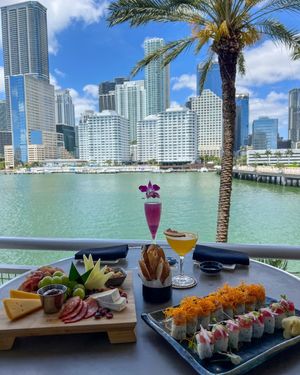 Image post by @mo_miami on Instagram