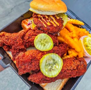 Image post by @daveshotchicken on Instagram