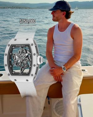 Image post by @celebwatchspotter on Instagram