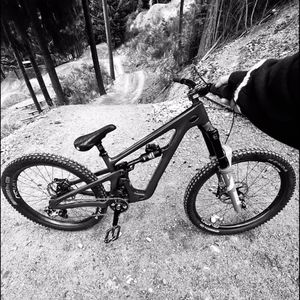 Image post by @robin_riding_hood on Instagram