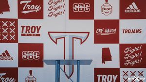 Video post by @TroyTrojansFB on Twitter