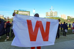 Image post by @Champaign_Room on Twitter