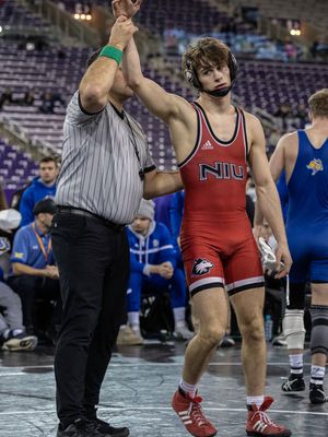 Image post by @niu_wrestling on Instagram