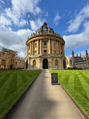 Image post by @oxford_uni on Instagram