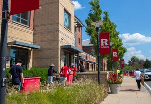 Image post by @rutgersreslife on Instagram