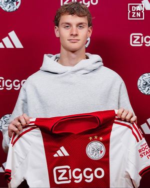 Image post by @daznfootball on Instagram