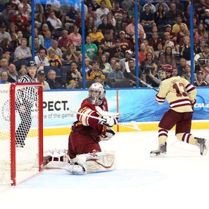 Image post by @everythingcollegehockey on Instagram