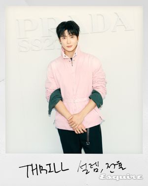 Image post by @esquire.korea on Instagram