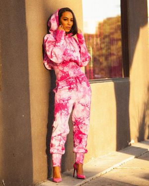 Image post by @angelarye on Instagram