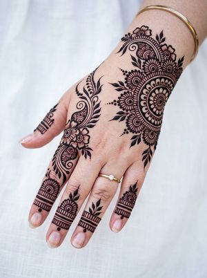 Image post by @mehndi_design4u on Instagram