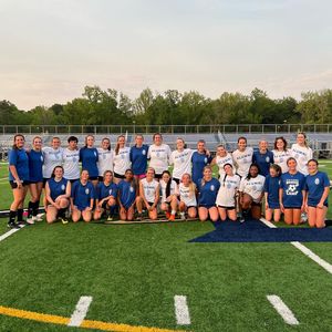 Image post by @ilhsgirlssoccer on Instagram