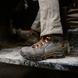 Image post by @dannerboots on Instagram