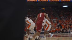 Video post by @aldotcomTide on Twitter