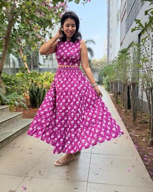 Image post by @shraddhaa_trends on Instagram